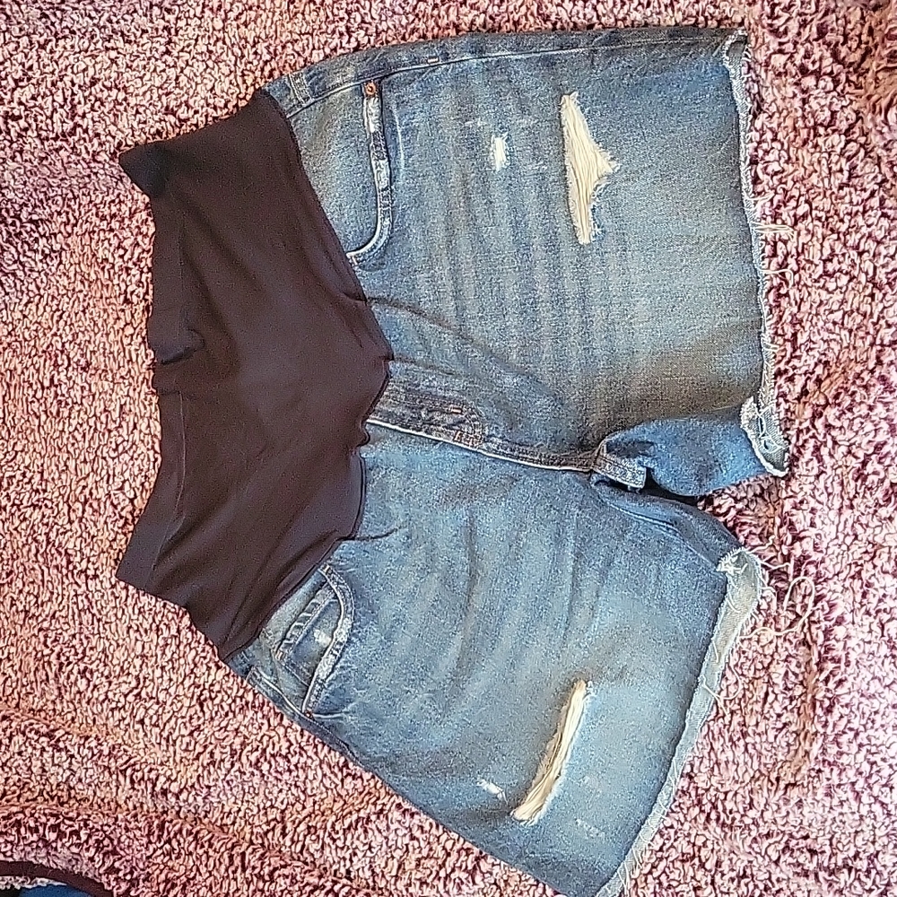 Old navy maternity shorts